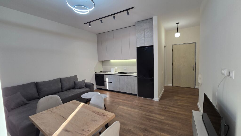 Vendesi Appartamento 1+1 Camino, Complesso Colombo