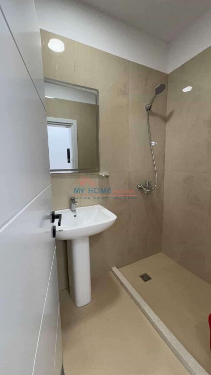 Apartament 2+1 me qera 21 Dhjetori ne Tirane