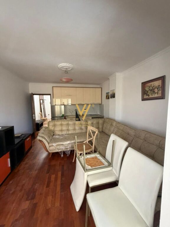 AFFITTASI APPARTAMENTO 1+1 A VASIL SHANTO 650 EURO