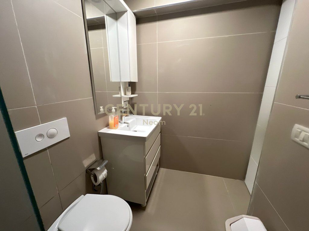 JEPET ME QIRA APARTAMENT 1+1 TEK LIQENI THATE