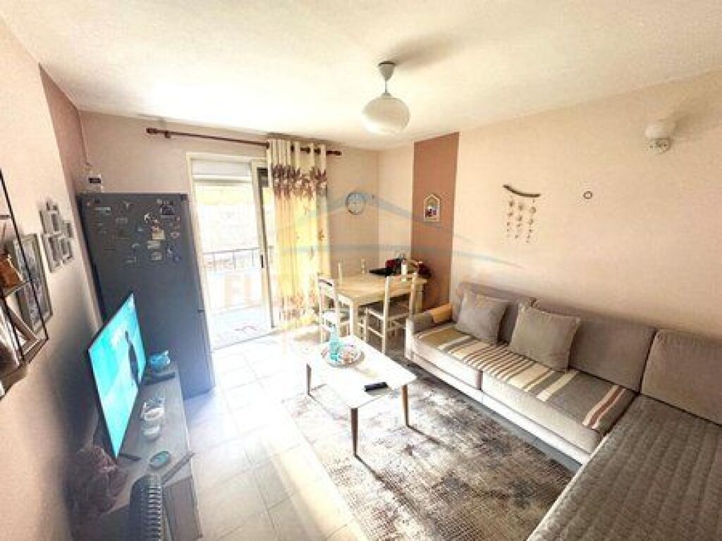 Shitet, Apartament 2+1, Bllok, Tiranë