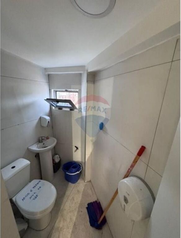 Ambient Zyrash per qira ne Rr.Todi Shkurti, Tregu elektrik i vjeter.