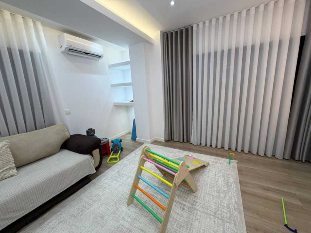 Jepet me qera 2+2 mobiluar ashensor parking kodra diellit 1100 eu