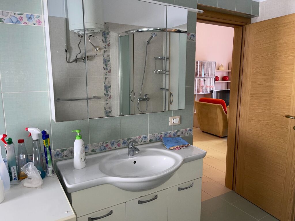 Apartament 3+1+Parkim në Vilë Private Komuna e Parisit