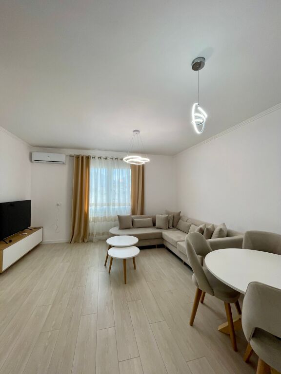 Apartament 1+1 per qira tek Petro Nini