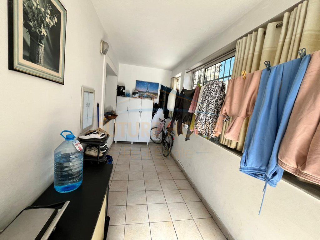 For sale, Apartment 2+1, "Qemal Mici" School, Durres