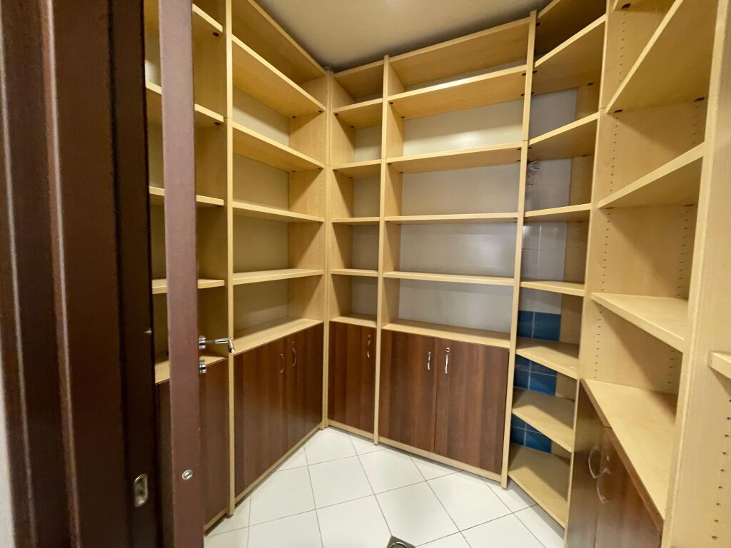 Office Space for Rent at Hilton Garden Inn, Delijorgj