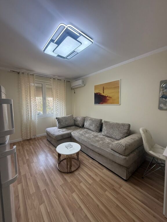 Jepet Me Qera Apartament 1+1