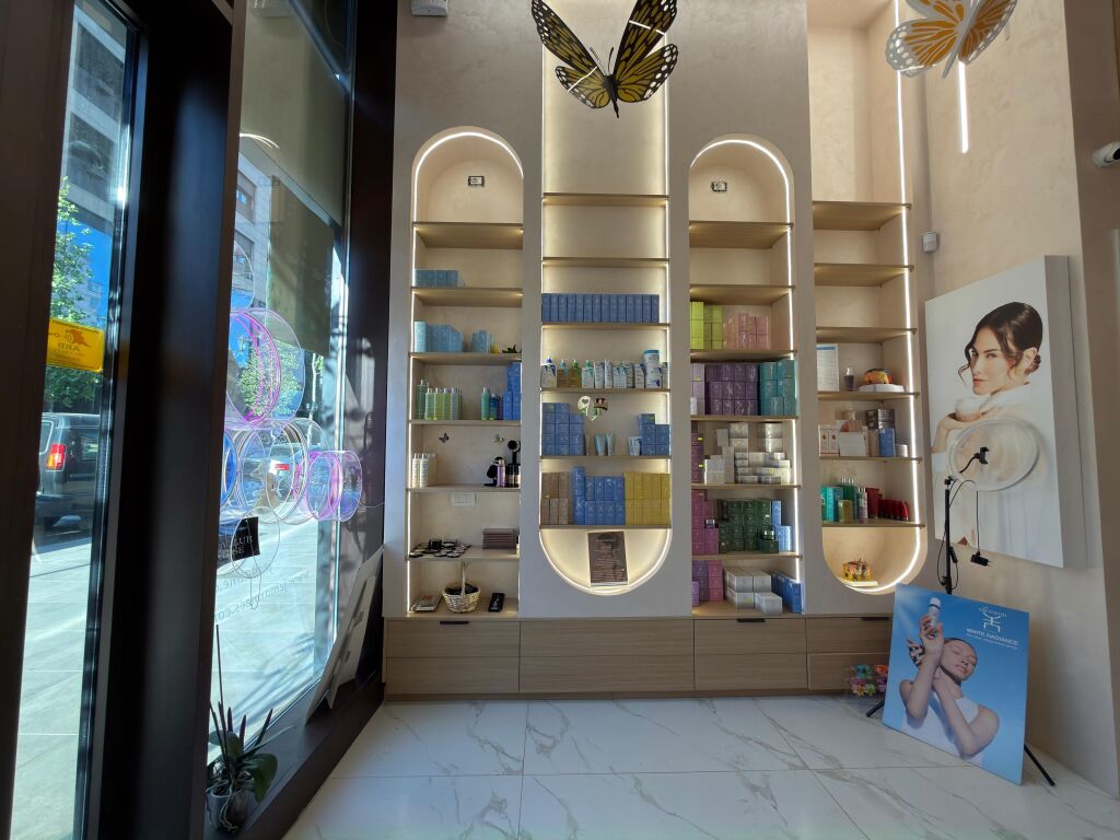 Negozio in Affitto in Via Barrikadave