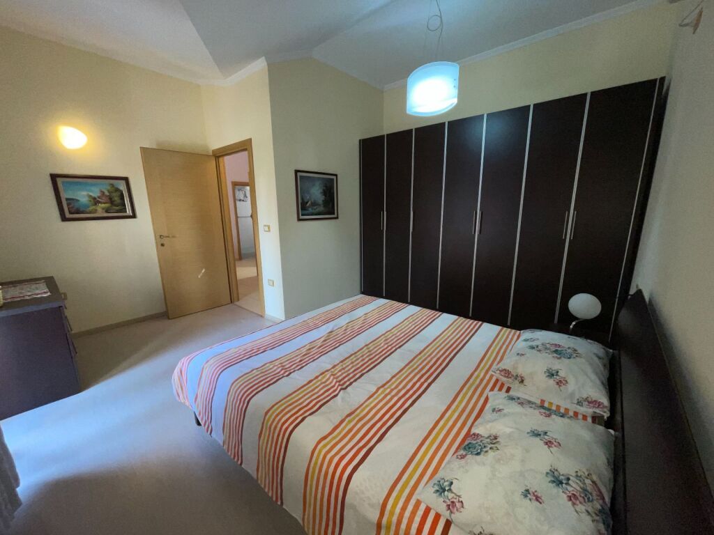 Apartament 3+1+Parkim në Vilë Private Komuna e Parisit