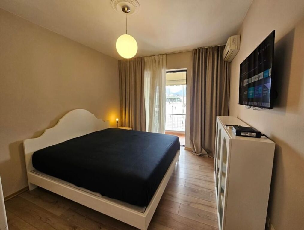 🏢 In Affitto: Attico (Penthouse) 📍Rr. Kosovareve - Zona Lago (Uni Barleti) 2+1+2 Balconi &amp; Terrazza utilizzabile | 1.500€/mese