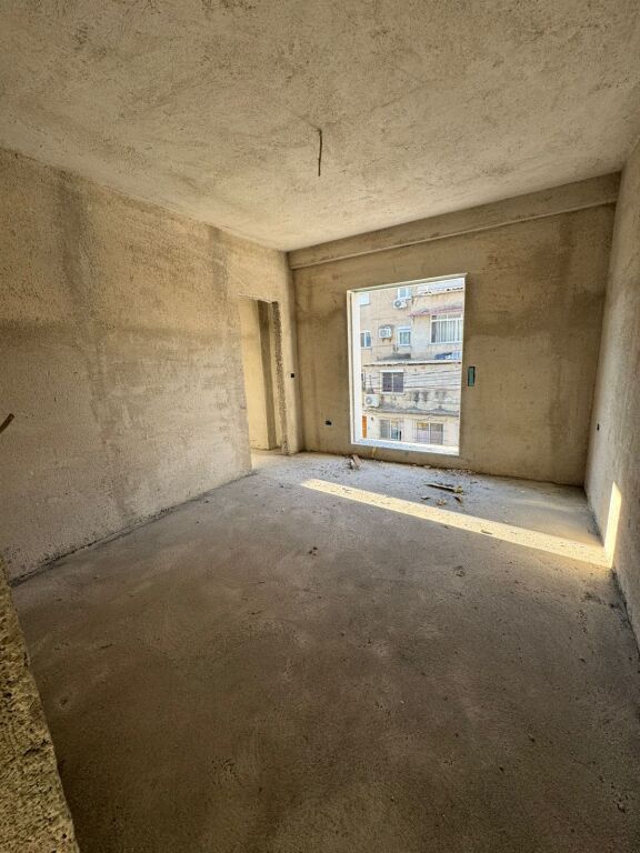 SHITET APARTAMENT PRANE RRUGES SE ELBASANIT