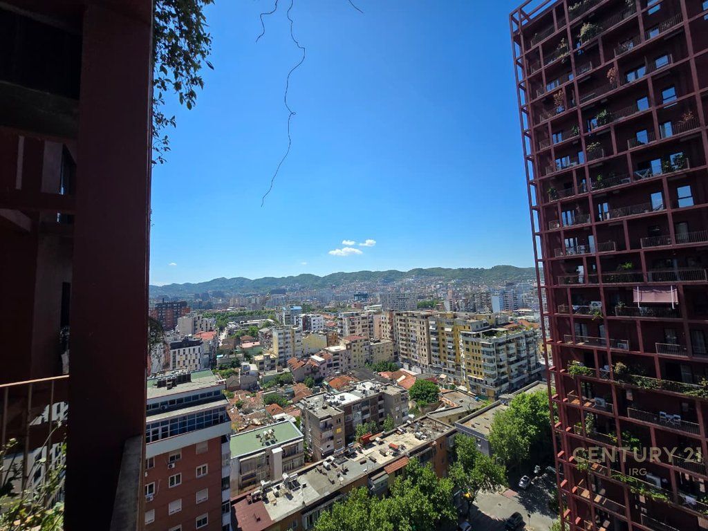 Apartament 2+1+2 per shitje tek Garden Building Tirana
