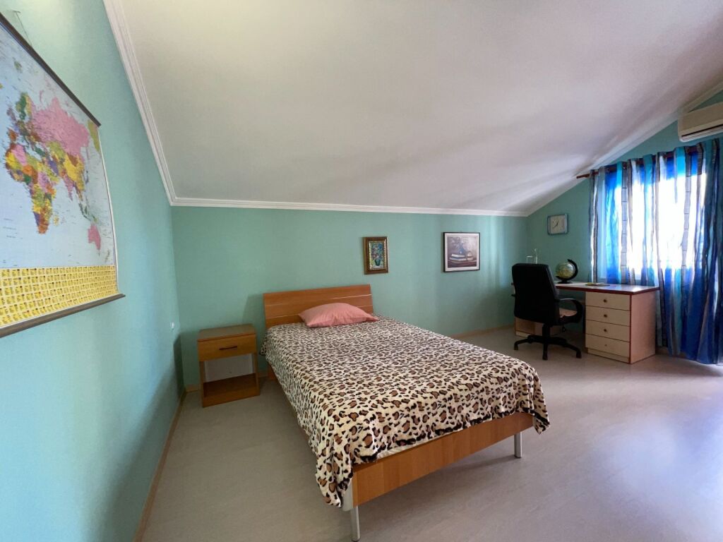 Apartament 3+1+Parkim në Vilë Private Komuna e Parisit