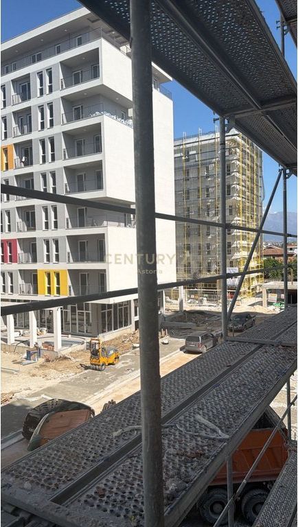 OKAZION, APARTAMENT 2+1+2 TE UNIVERS CITY-1050euro/m2