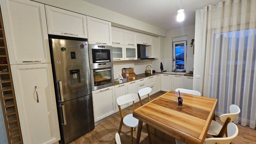 APARTAMENT  2+1  PER QERA  TE KOMPLEKSI KOLOMBO