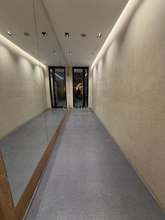 Apartament 1+1 per qira tek Rruga e Kosovarëve 1,000 € /Muaj Sip. Totale  68m2