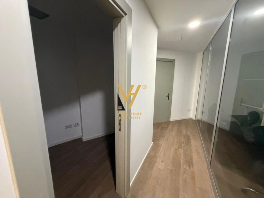 JEPET ZYRE 305 M2 ME QIRA TE GALERIA ETC 9.200 EURO