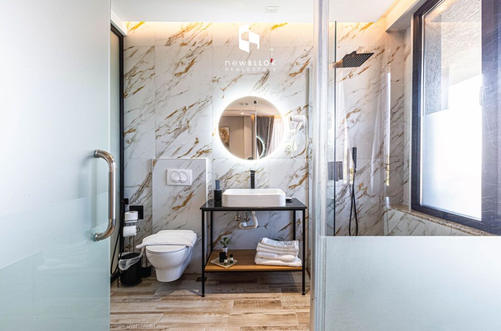 🏨 Hotel Modern Në Shitje - Korçë, Rr. e Vilave | me Pamje Panoramike mbi gjithë Korçën | 1,300,000 Euro🔥