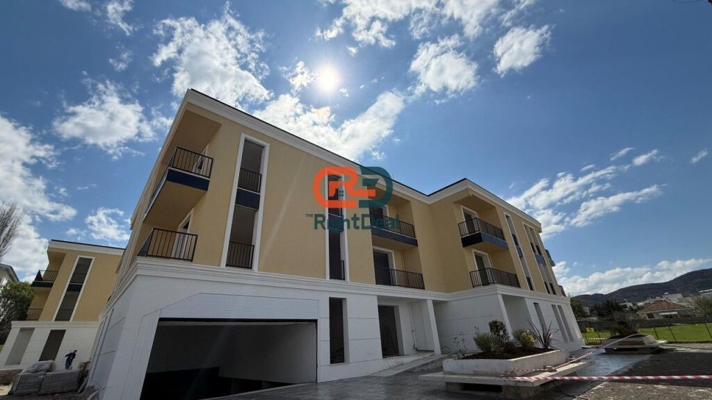 Ne Sauk, Shitet Apartament 1+1 Me Planimetri Perfekte !