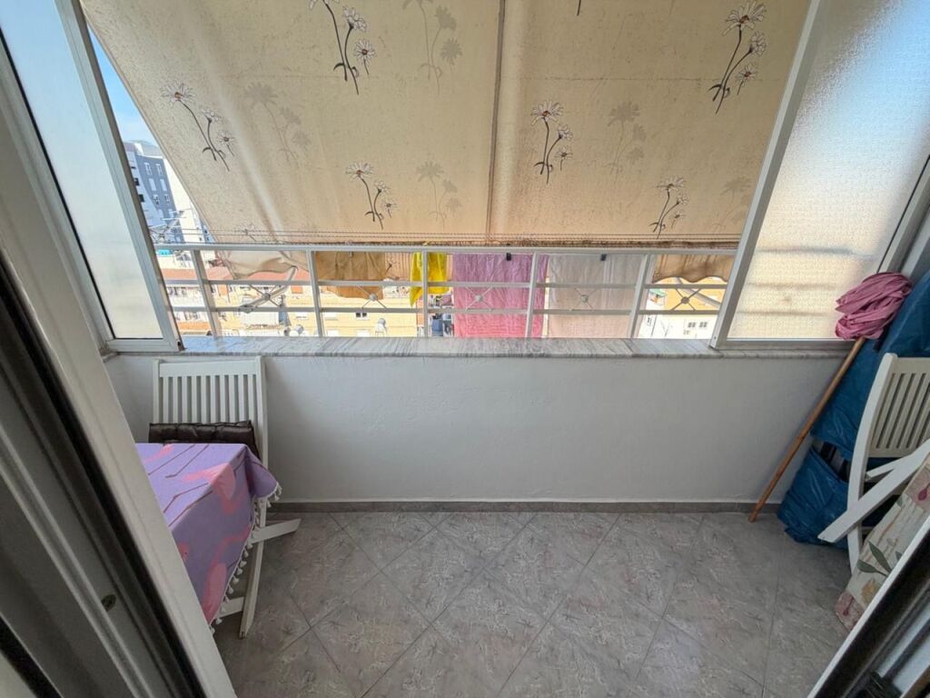 🏡 Jepet me qira apartament 2+1 📍 Rruga Vace Zela, ish-Parku i Autobusëve  🏢 Kati 7, me ashensor 💶 Çmimi: 500€ / muaj  📲