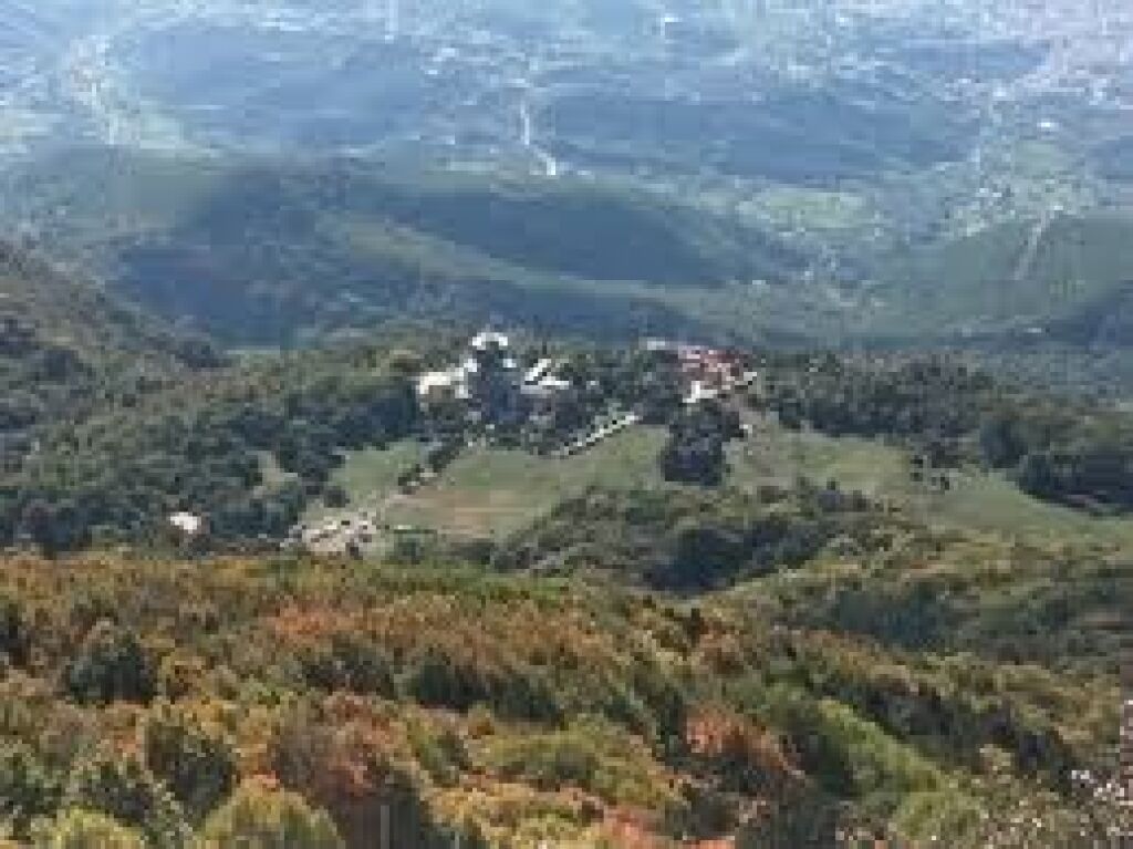 Rent, Restaurant + Hotel , Linze