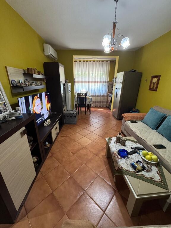 Shitet apartament 2+1 tek rruga 5 Maji