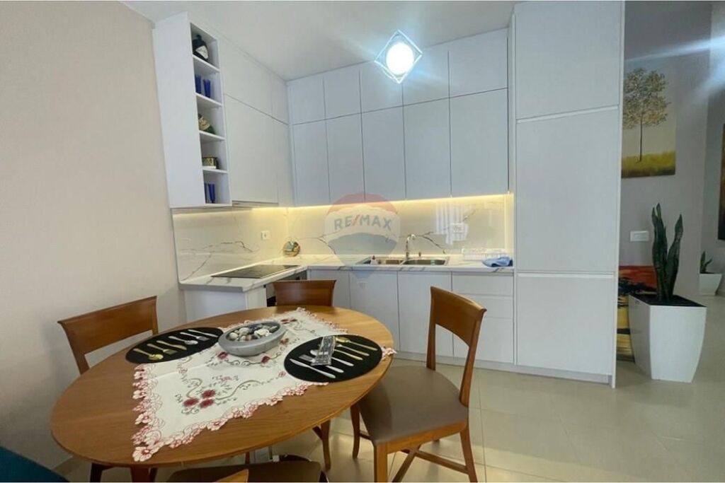 Apartament 2+1 me Qira – Transballkanike, Vlorë