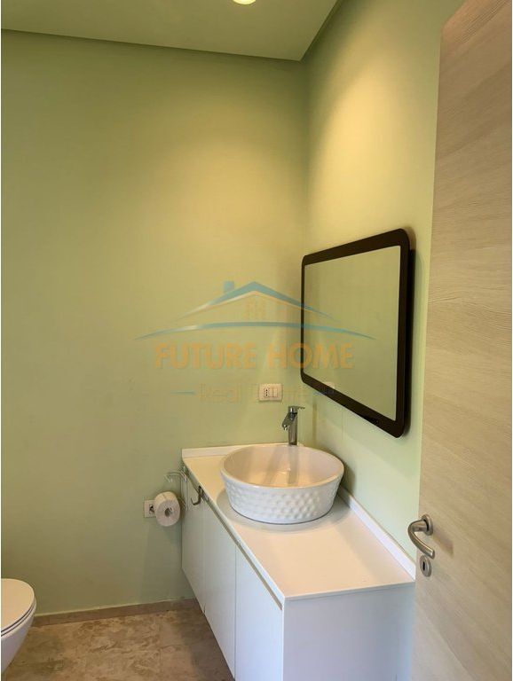 Qera, Vilë, White House Residence, TEG