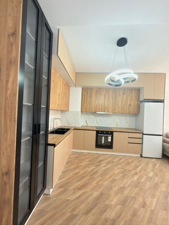 Jepet me qira 2+1+parkim Te Urban Gate Astir 600€