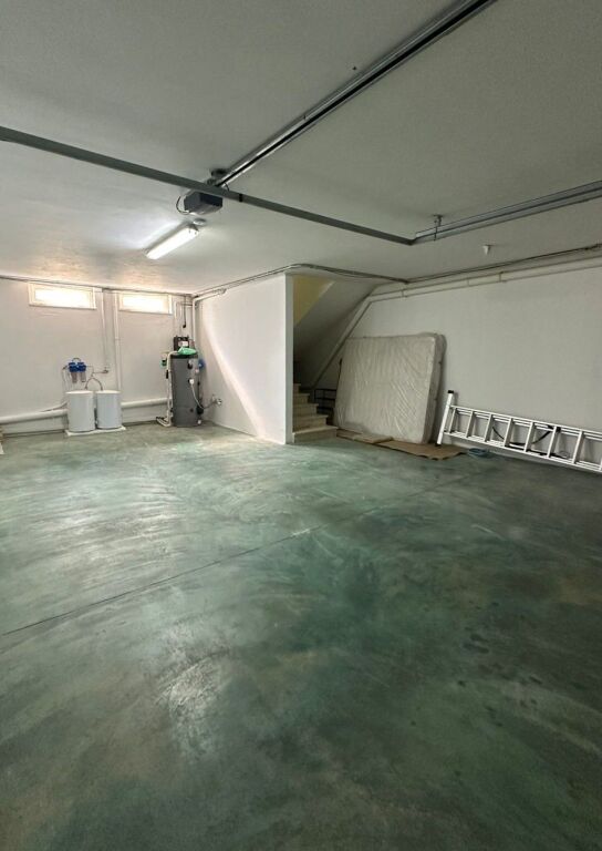 JEPET ME QIRA VILË 4-KATËSHE – White House, TEG