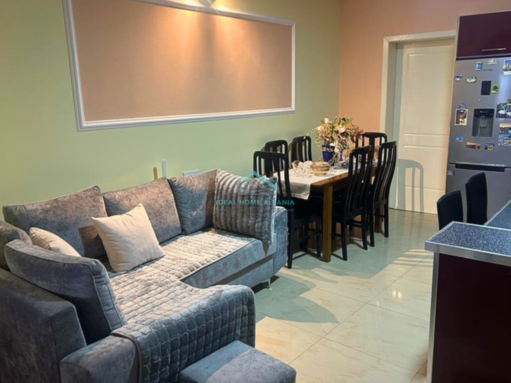 Shtëpi Private me Qira – Zona e Bashkisë, Vlorë.