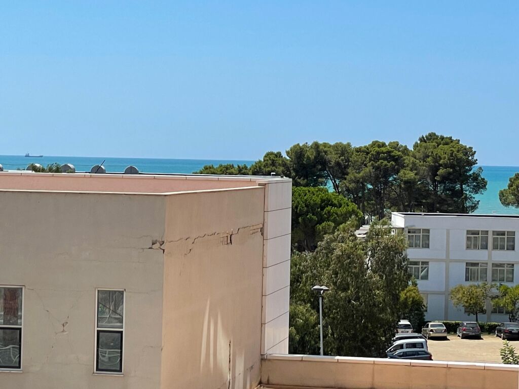 Shitet Apartament 1+1