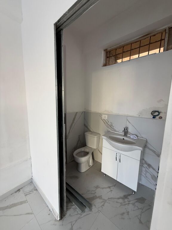 Jepet Ambjent Biznesi me Qera