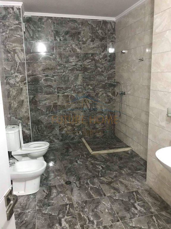 Shitet, Apartament 2+1+2, Qender, Durrës