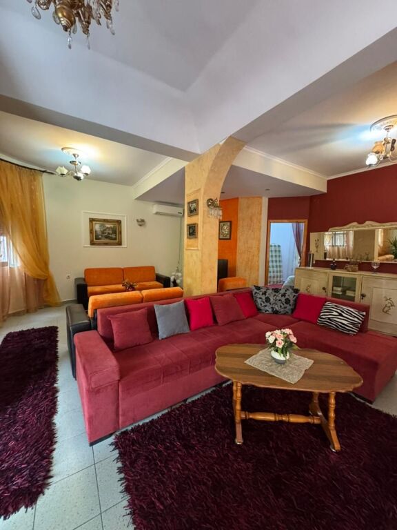 Shitet apartament 3+1, Selite, 169 mln leke