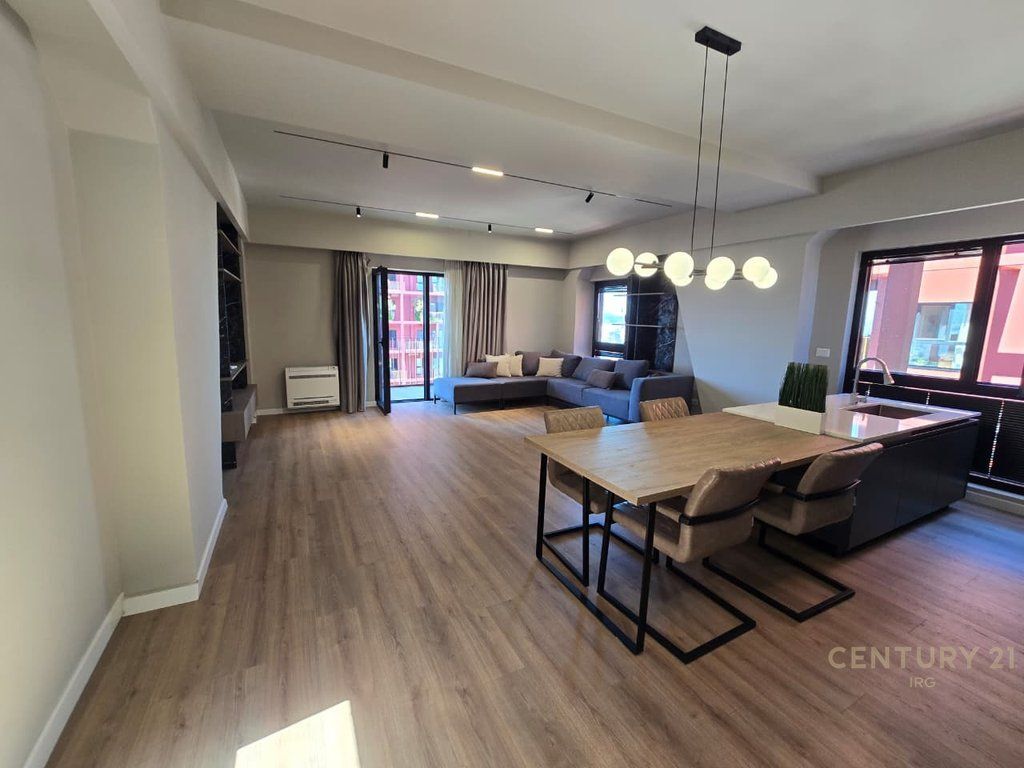 Apartament 2+1+2 per shitje tek Garden Building Tirana