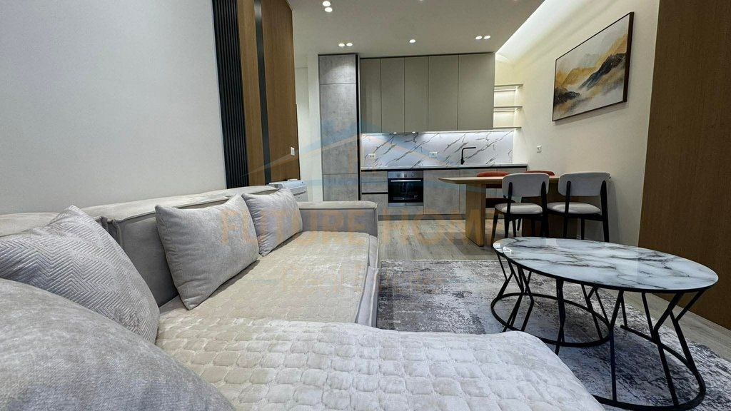 Qera, Apartament 1+1 + Post Parkimi, Kompleksi Aura, Rruga Dritan Hoxha