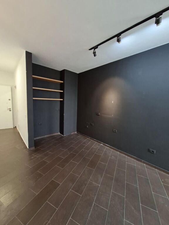 🏠 Commercial Space for Rent 75m² (📍Rr. Kosovarëve / Hotel Dinasty)🔥 Prime location || Ready for your business ✨️ 850€ Net / Month 💶