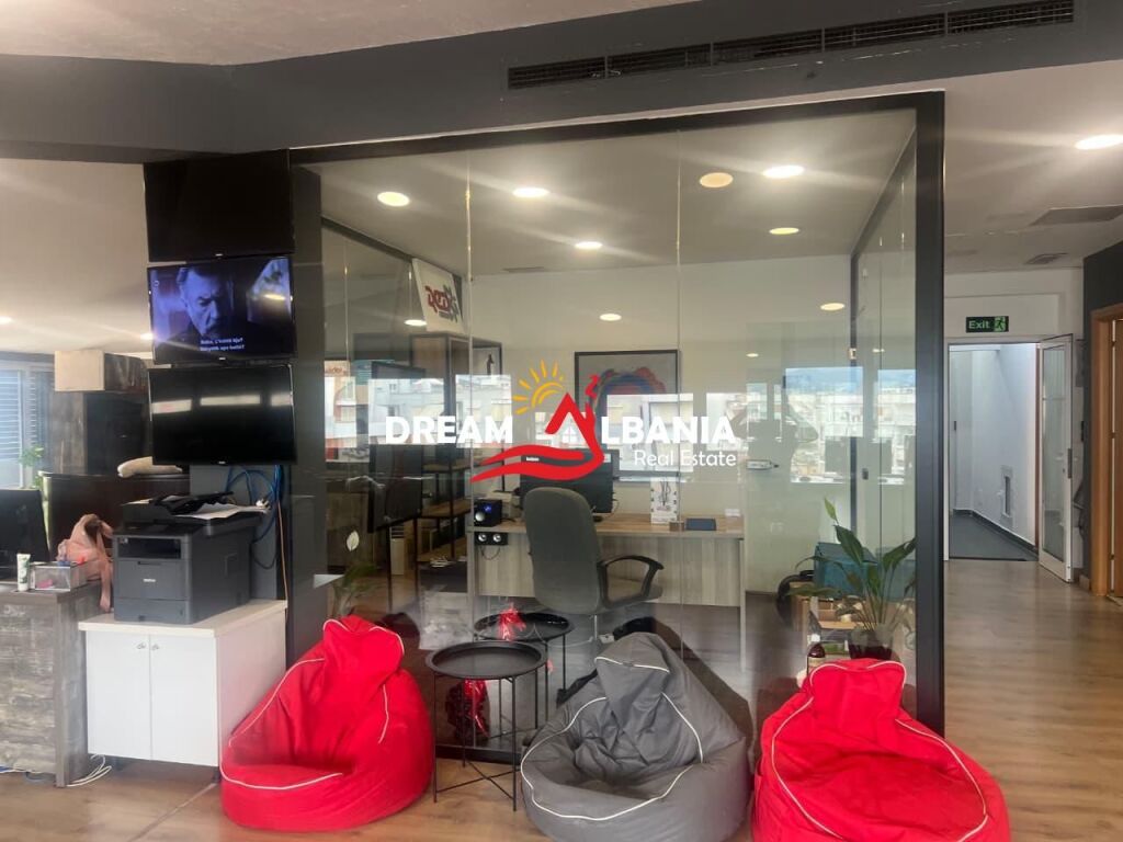 Ufficio in Affitto presso l'ex Mercato Elettrico (ID 42611530)