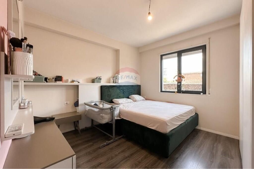 Esclusivo! Nella zona di Porcelani a Gotech viene offerto un appartamento 2+1+2 in vendita.