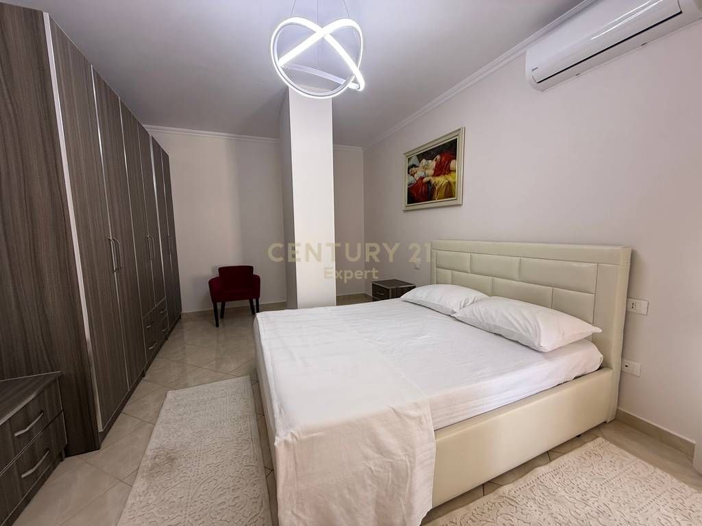 APARTAMENT 1+1 TEK KOMPLEKSI KONTAKT PER QIRA!