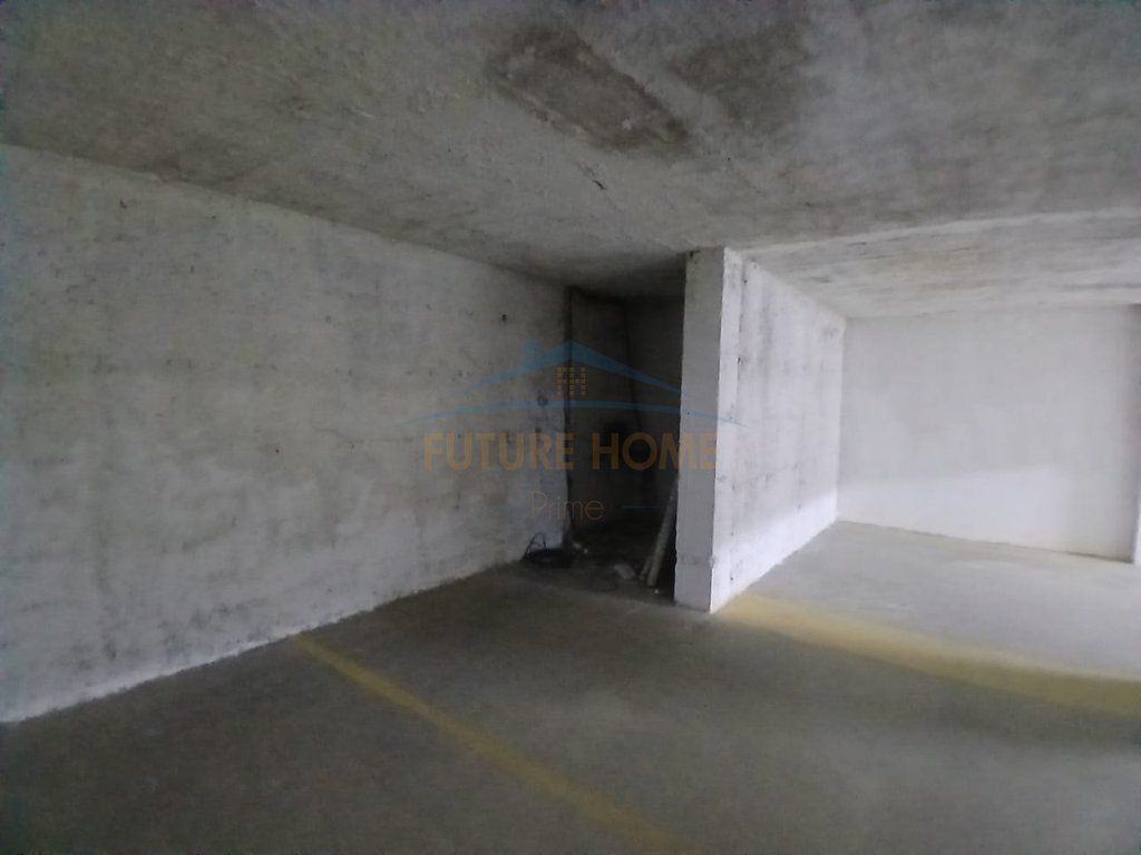 Shiten , Garazhde , Rruga e Kavajes , Tirane