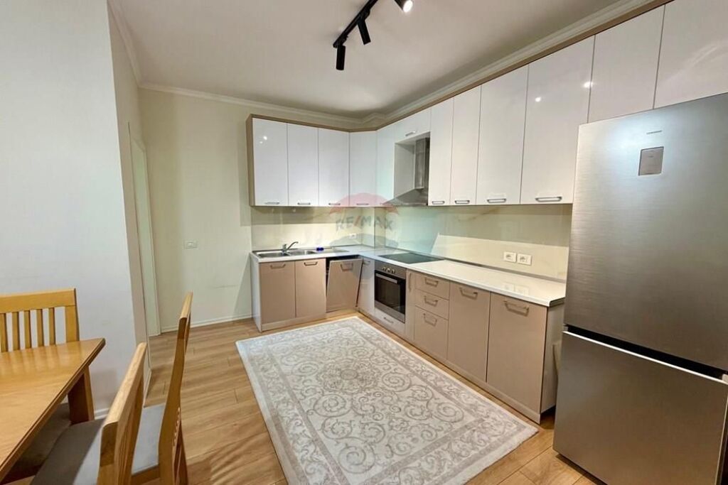APARTAMENT 2+1+2 TEK KOPSHTI BOTANIK !