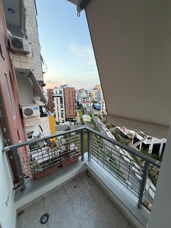 Apartament 1+1 per qira tek Rruga e Kosovarëve 1,000 € /Muaj Sip. Totale  68m2