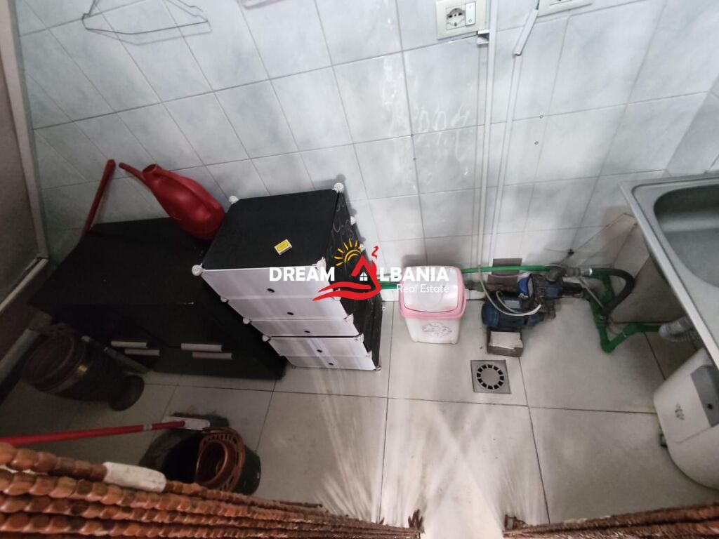 Shitet Dyqan  Duplex bashke me Biznes Furre Buke ne zonen e Laprakes (ID 4171628)