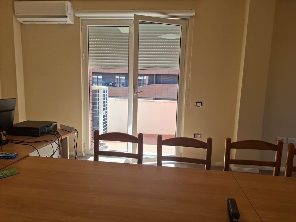 🏠 Ufficio in Affitto 69m² &amp; 1 Posto Auto (📍Astir / Green City)🔥 Super opportunità || Pronto per la tua attività ✨️ 50,000 Lekë / Mese 💶