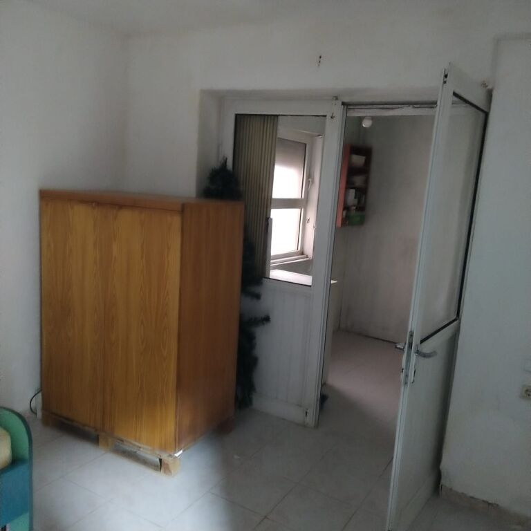 Jepet me qira Apartament 2+1 📍Tirana e Re, pas Postes Nr.8 45.000 leke