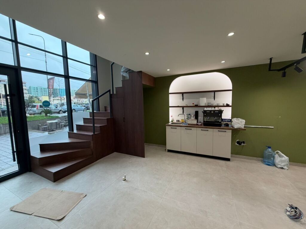 PORCELAN, RENTAL OF SPACE!