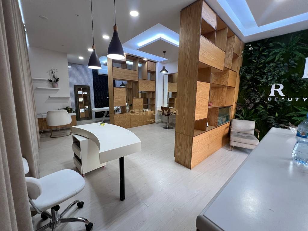 COMMERCIAL SPACE FOR RENT AT THE ARROW BUILDING